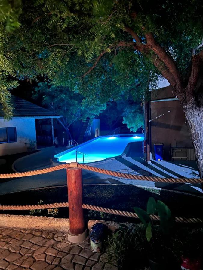 Lunar Dive Resort: Bamboo Villas Кубу Екстер'єр фото