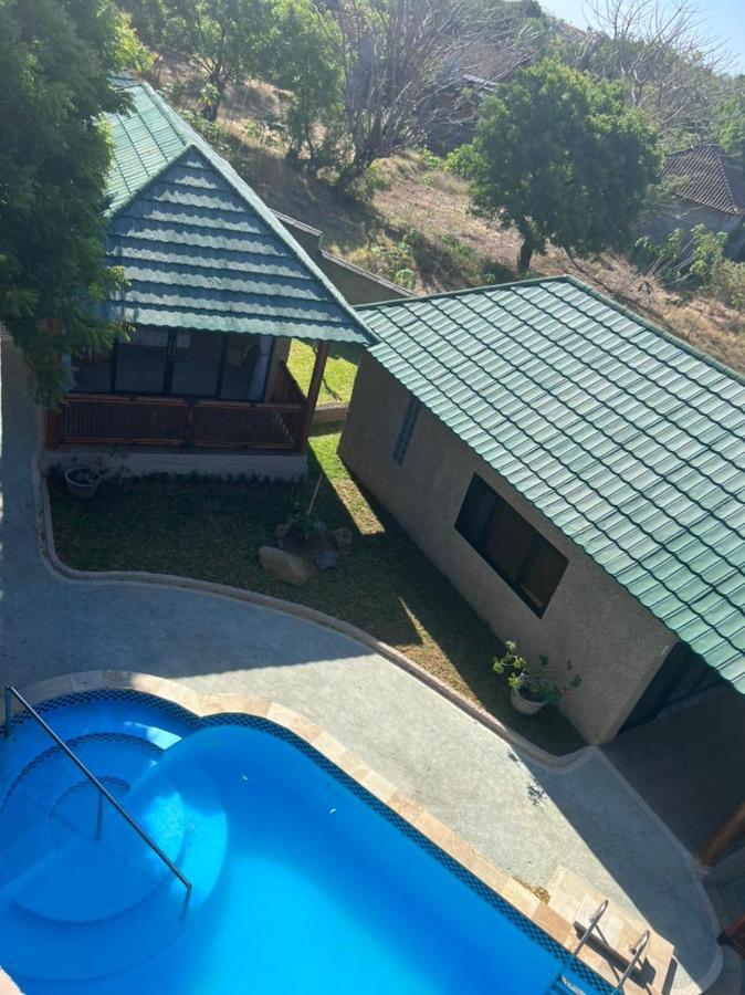 Lunar Dive Resort: Bamboo Villas Кубу Екстер'єр фото