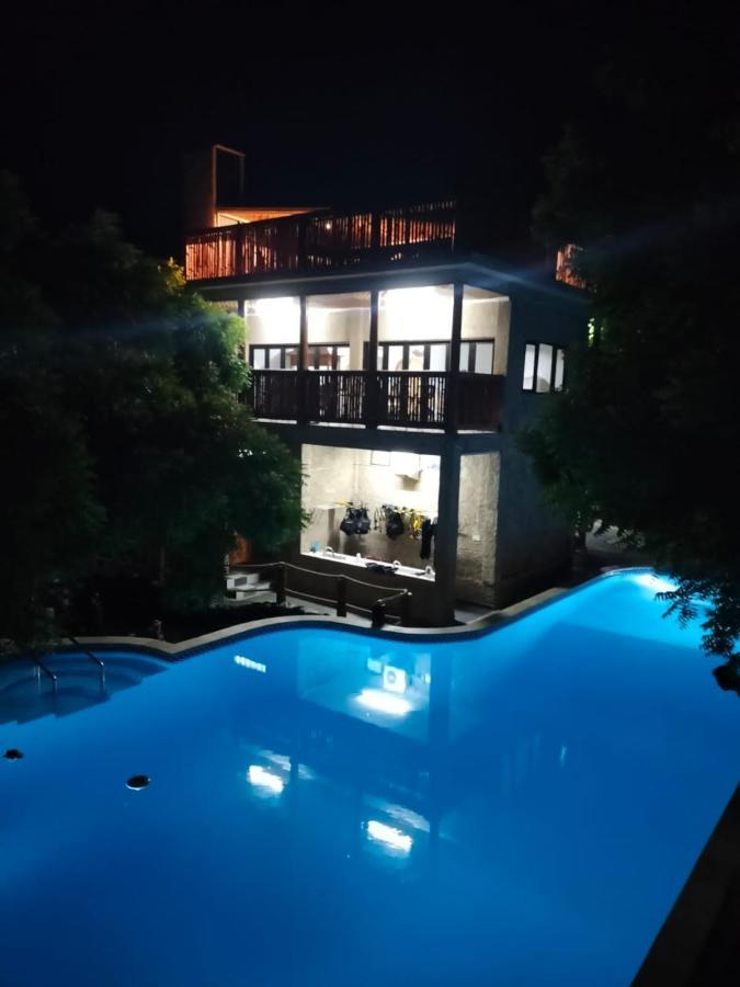 Lunar Dive Resort: Bamboo Villas Кубу Екстер'єр фото