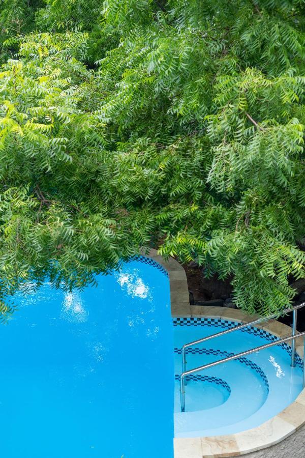 Lunar Dive Resort: Bamboo Villas Кубу Екстер'єр фото