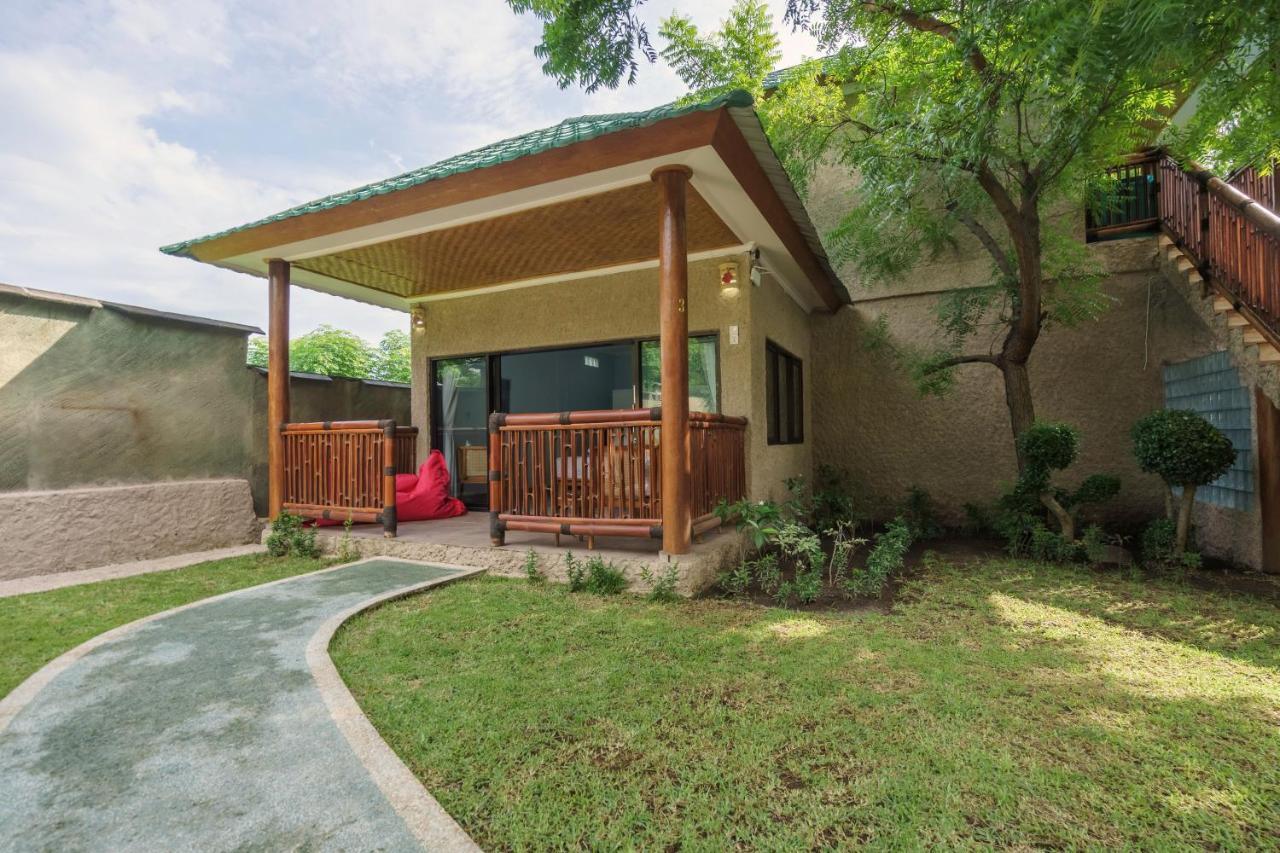 Lunar Dive Resort: Bamboo Villas Кубу Екстер'єр фото