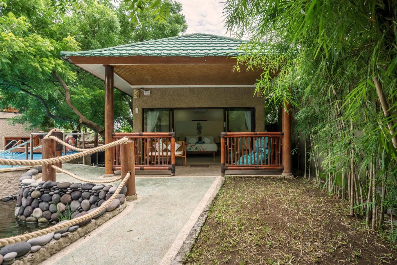 Lunar Dive Resort: Bamboo Villas Кубу Екстер'єр фото