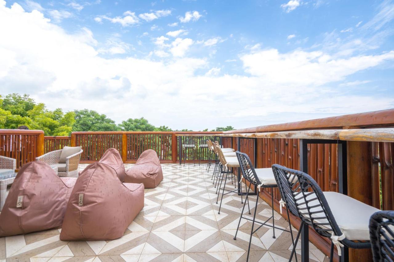 Lunar Dive Resort: Bamboo Villas Кубу Екстер'єр фото