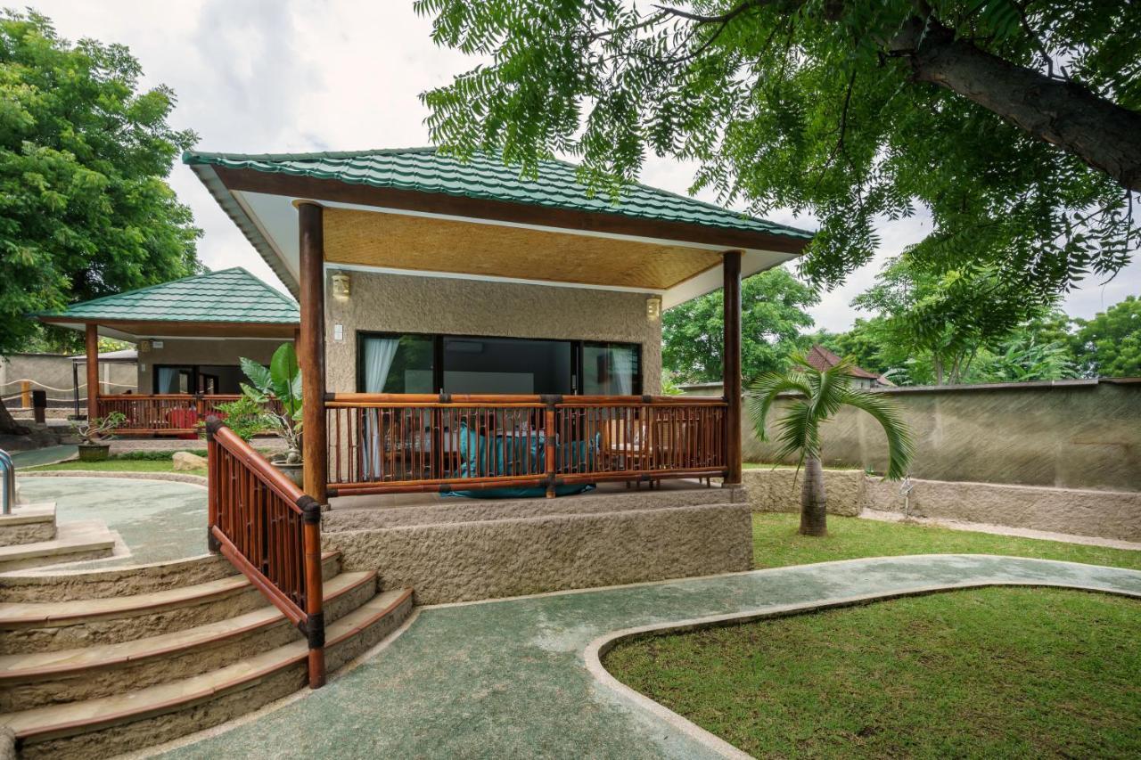 Lunar Dive Resort: Bamboo Villas Кубу Екстер'єр фото